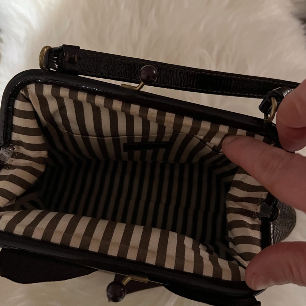 Hand bag